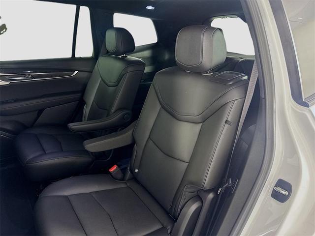 Photo of 2024 Crystal White Tricoat Cadillac XT6