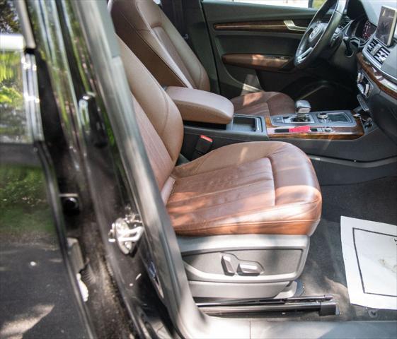 Photo of 2018 BLACK Audi Q5