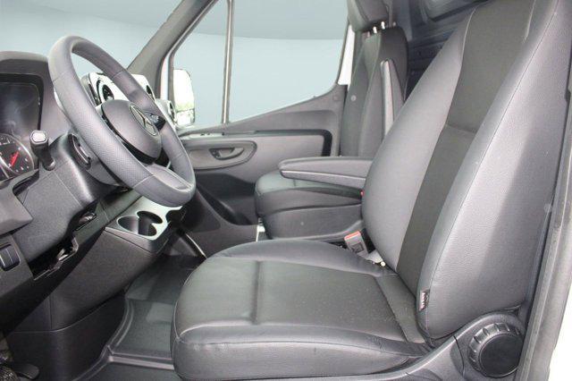 Photo of 2025 Arctic White Mercedes-Benz Sprinter 2500