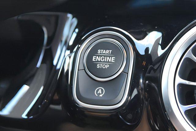 Photo of 2025 Polar White Mercedes-Benz GLA 250