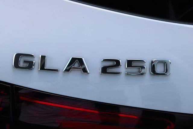 Photo of 2025 Polar White Mercedes-Benz GLA 250