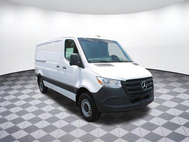Photo of 2025 Arctic White Mercedes-Benz Sprinter 2500