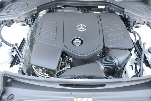 Photo of 2025 Polar White Mercedes-Benz GLC 300