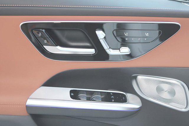 Photo of 2025 Polar White Mercedes-Benz GLC 300