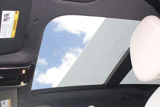 Photo of 2026 Verde Silver Metallic Mercedes-Benz GLC 300