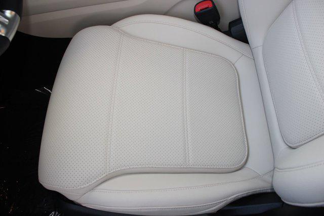 Photo of 2026 Verde Silver Metallic Mercedes-Benz GLC 300