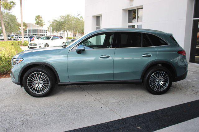 Photo of 2026 Verde Silver Metallic Mercedes-Benz GLC 300