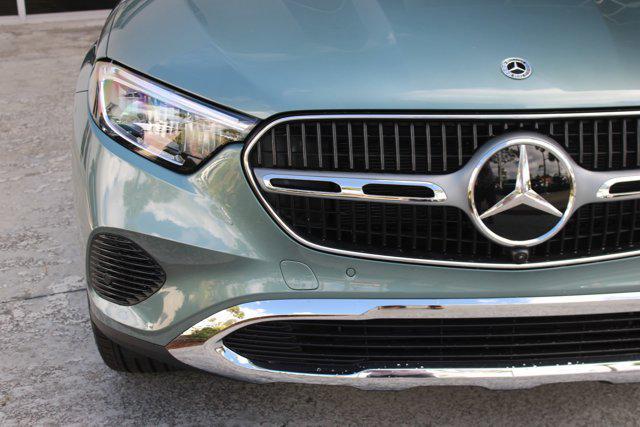 Photo of 2026 Verde Silver Metallic Mercedes-Benz GLC 300