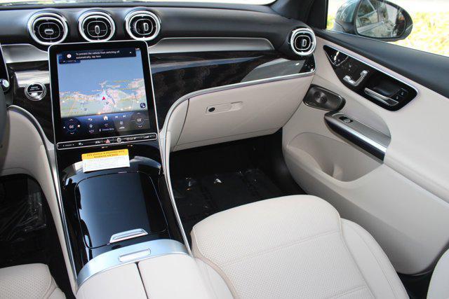 Photo of 2026 Verde Silver Metallic Mercedes-Benz GLC 300