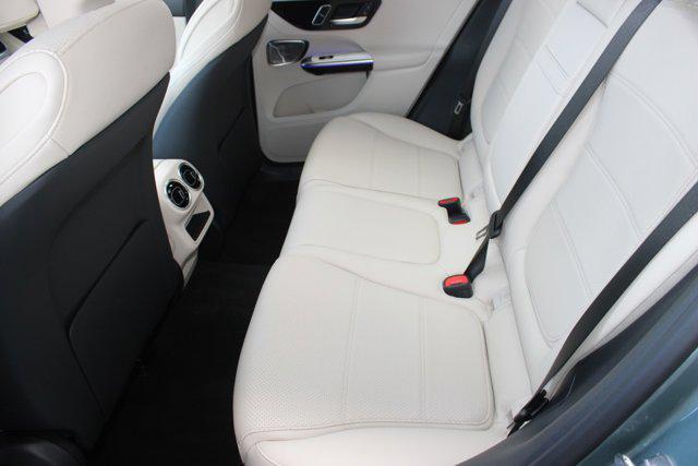 Photo of 2026 Verde Silver Metallic Mercedes-Benz GLC 300