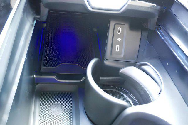 Photo of 2025 Polar White Mercedes-Benz GLC 350e