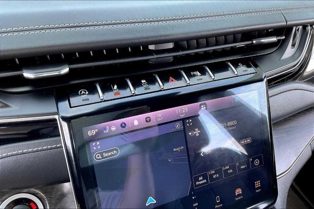 Photo of 2023 Metallic Jeep Grand Cherokee L