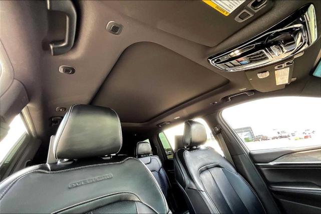 Photo of 2023 Metallic Jeep Grand Cherokee L