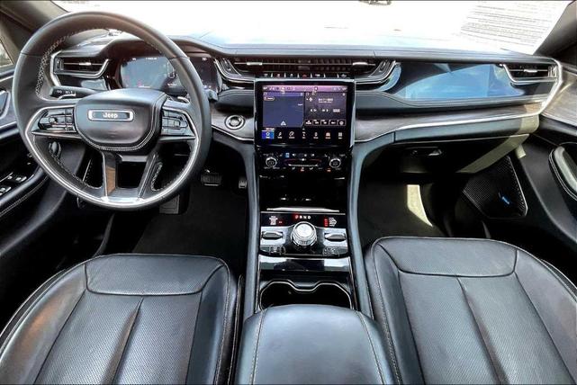 Photo of 2023 Metallic Jeep Grand Cherokee L