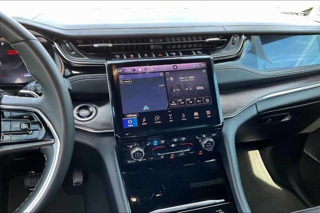 Photo of 2023 Metallic Jeep Grand Cherokee L