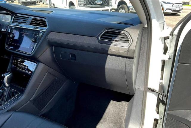Photo of 2024 Pure White Volkswagen Tiguan