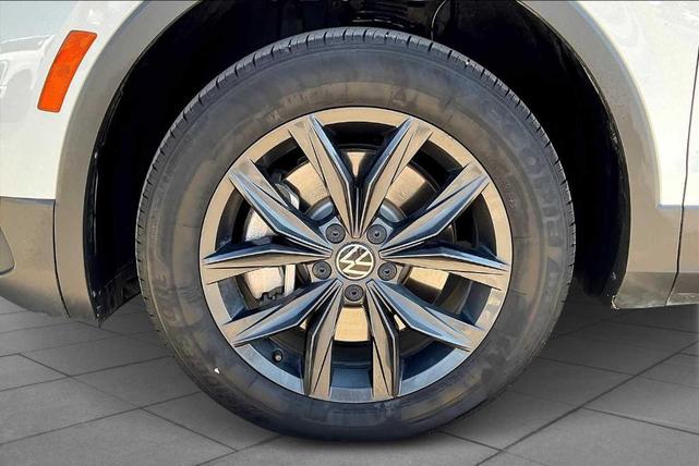 Photo of 2024 Pure White Volkswagen Tiguan