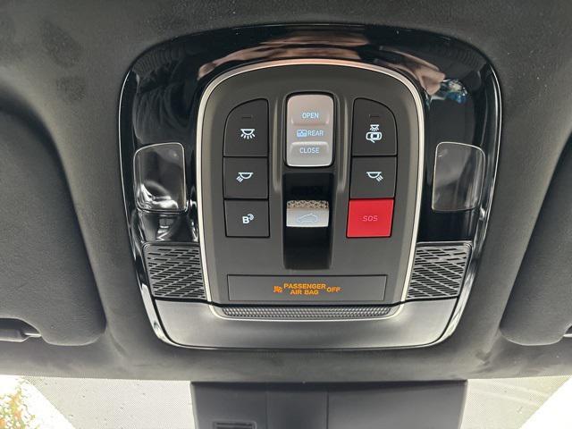 Photo of 2025 Hyper White Hyundai PALISADE