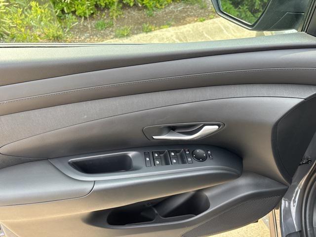 Photo of 2025 Ecotronic Gray Hyundai TUCSON