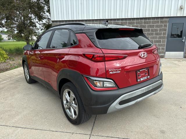 Photo of 2022 Pulse Red w/Black Roof Hyundai KONA