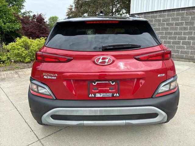 Photo of 2022 Pulse Red w/Black Roof Hyundai KONA