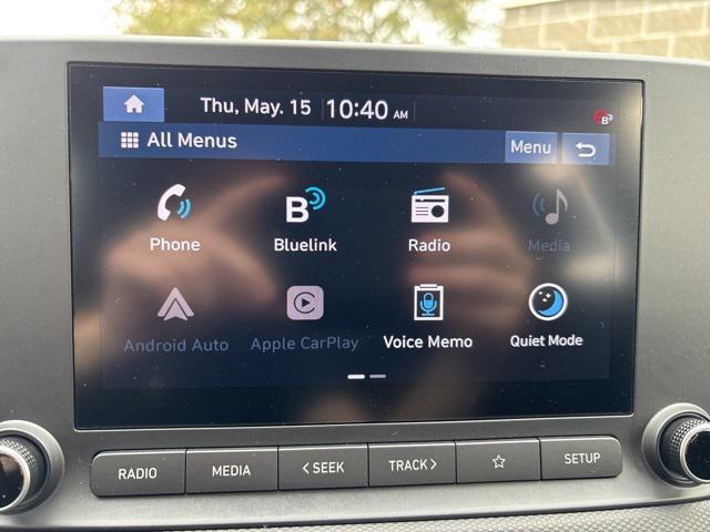 Photo of 2022 Pulse Red w/Black Roof Hyundai KONA