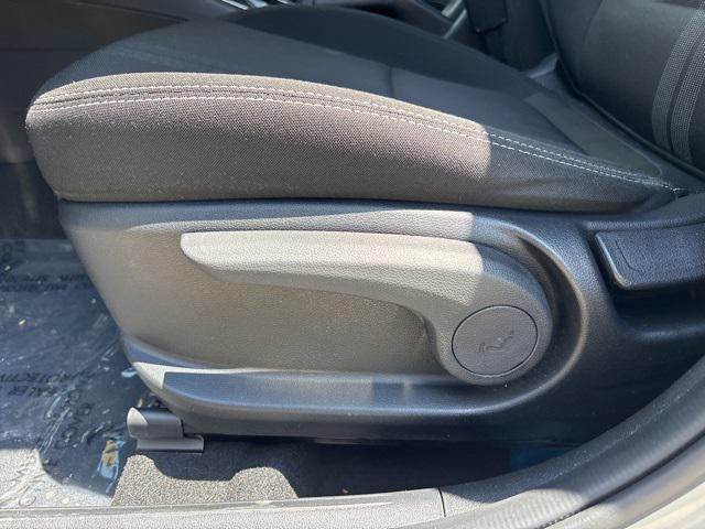Photo of 2021 Stellar Silver Hyundai VENUE