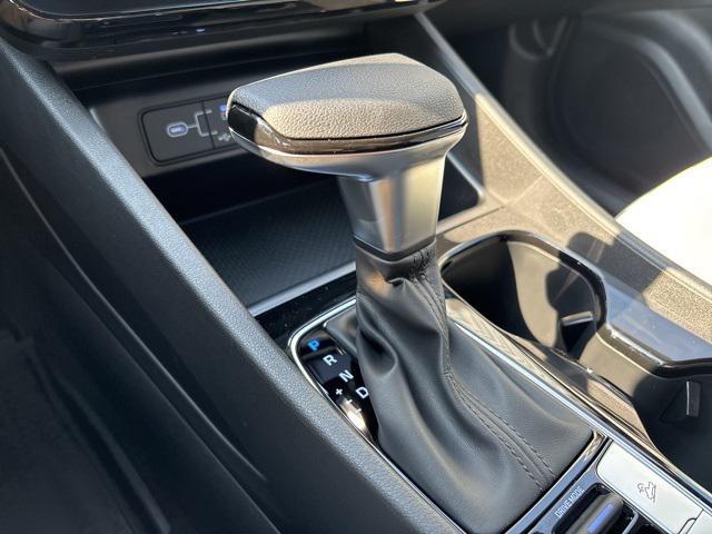 Photo of 2026 Atlas White Hyundai SANTA CRUZ