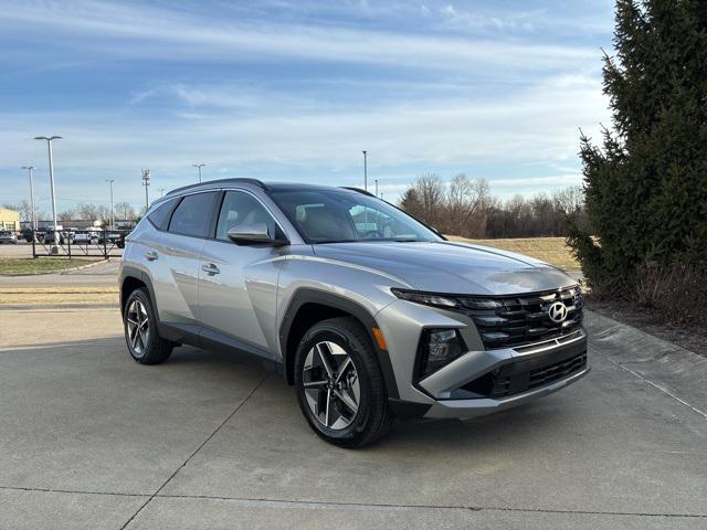 Photo of 2025 Shimmering Silver Hyundai TUCSON Hybrid