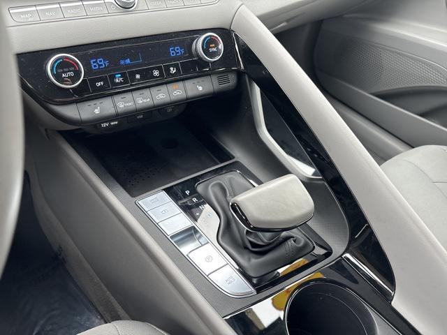 Photo of 2023 Onyx Black Hyundai ELANTRA