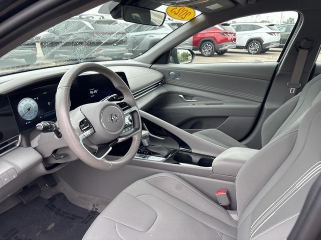 Photo of 2023 Onyx Black Hyundai ELANTRA