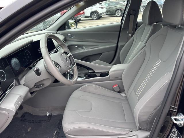 Photo of 2023 Onyx Black Hyundai ELANTRA