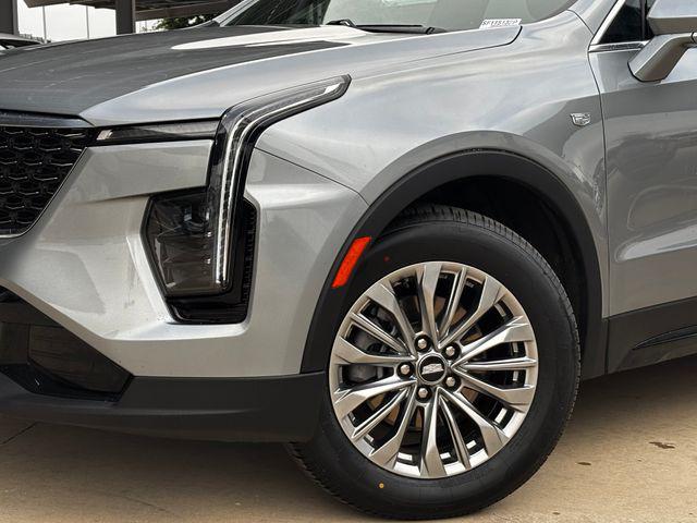 Photo of 2025 Argent Silver Metallic Cadillac XT4