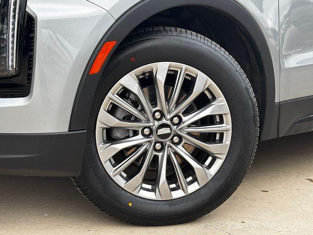 Photo of 2025 Argent Silver Metallic Cadillac XT4