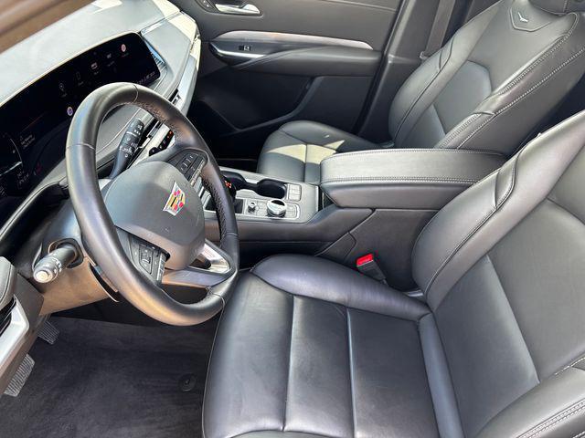 Photo of 2025 Argent Silver Metallic Cadillac XT4