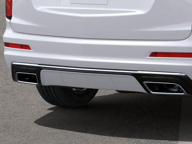 Photo of 2024 Crystal White Tricoat Cadillac XT6