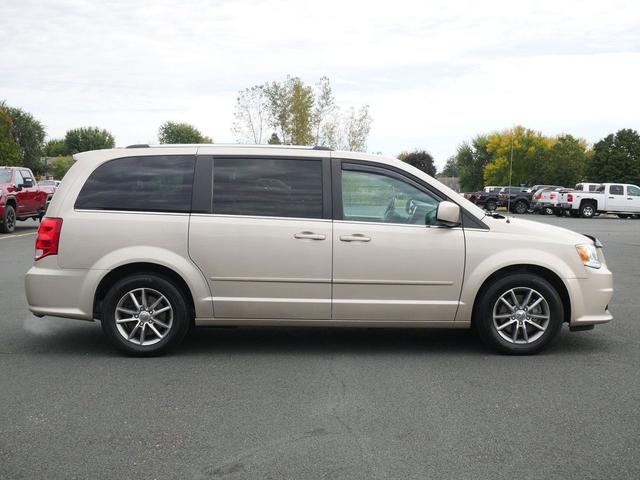 Photo of 2015 Tan Dodge Grand Caravan