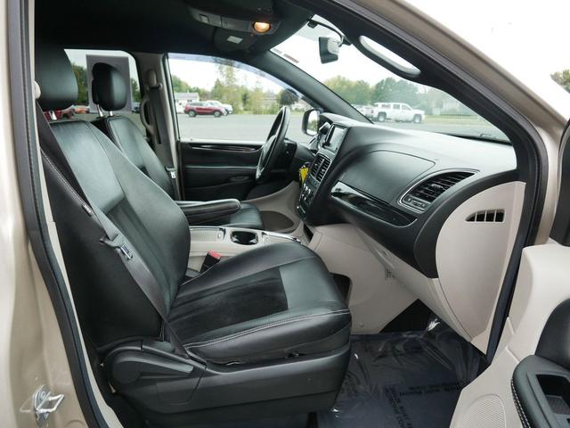 Photo of 2015 Tan Dodge Grand Caravan