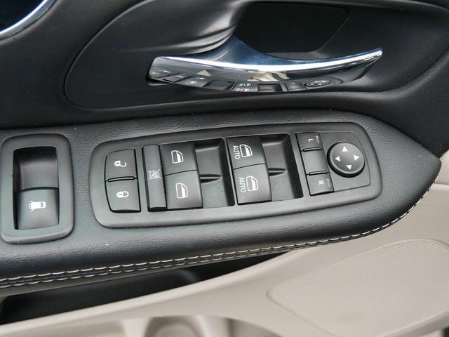 Photo of 2015 Tan Dodge Grand Caravan