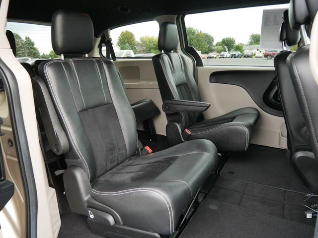 Photo of 2015 Tan Dodge Grand Caravan