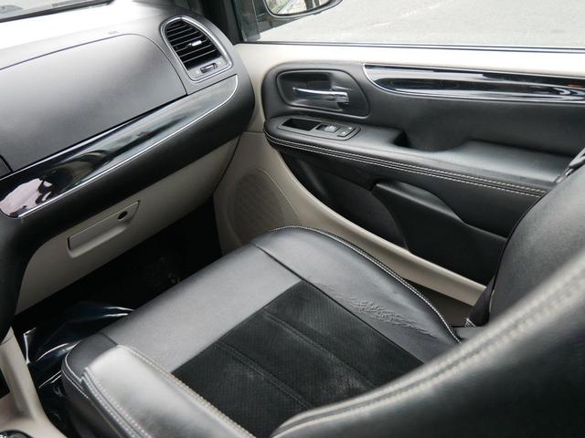 Photo of 2015 Tan Dodge Grand Caravan