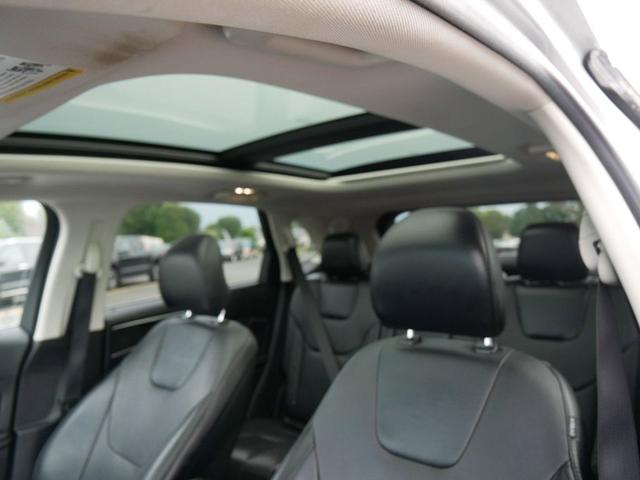 Photo of 2016 Silver Ford Edge