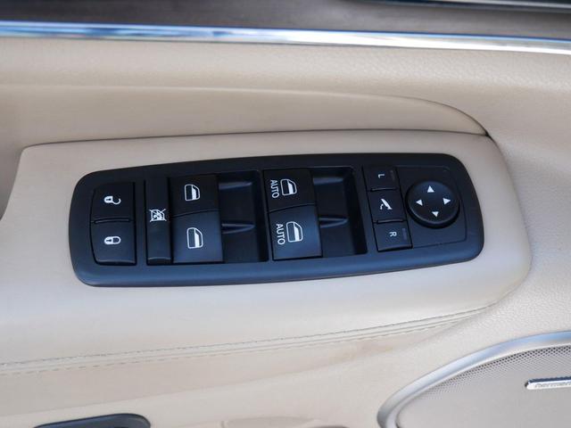 Photo of 2019 White Jeep Grand Cherokee