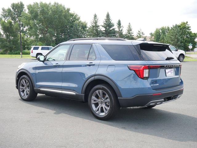 Photo of 2025 Blue Ford Explorer