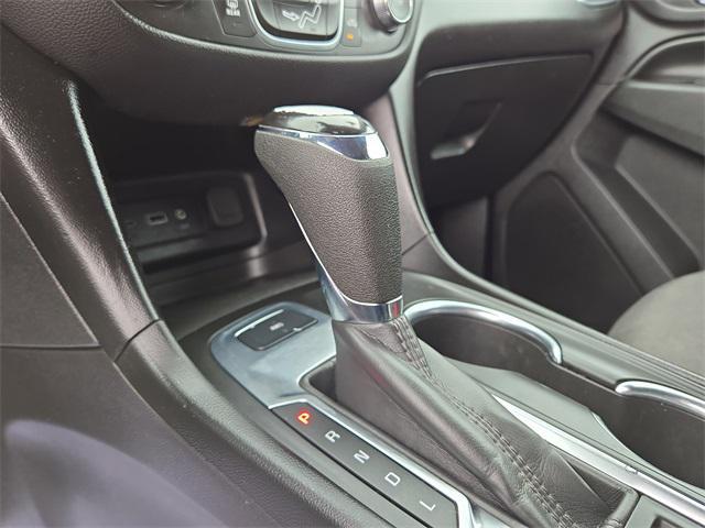 Photo of 2021 Summit White Chevrolet Equinox