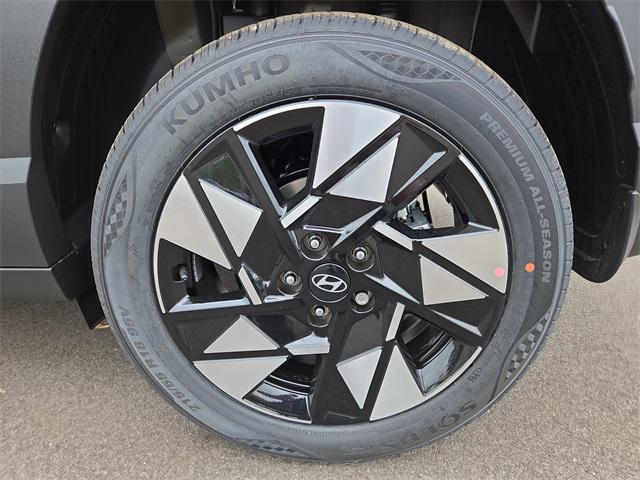 Photo of 2025 Abyss Black Pearl Hyundai KONA