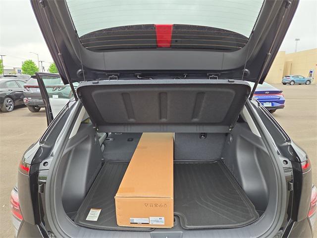 Photo of 2025 Abyss Black Pearl Hyundai KONA