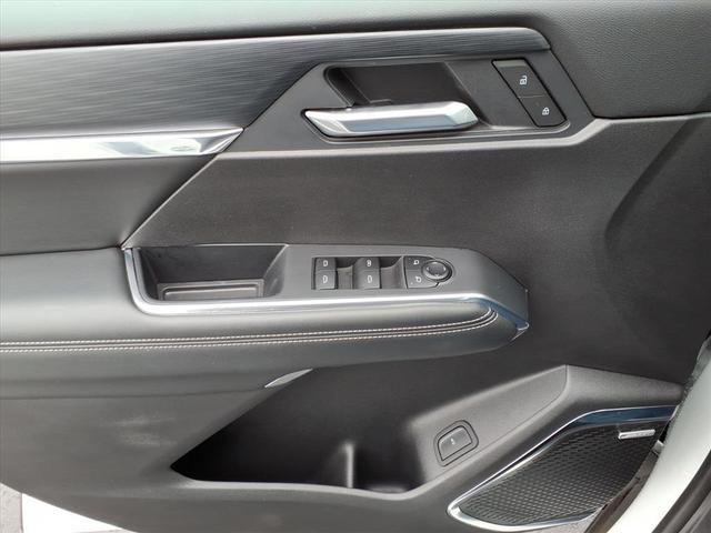 Photo of 2025 Summit White GMC Acadia
