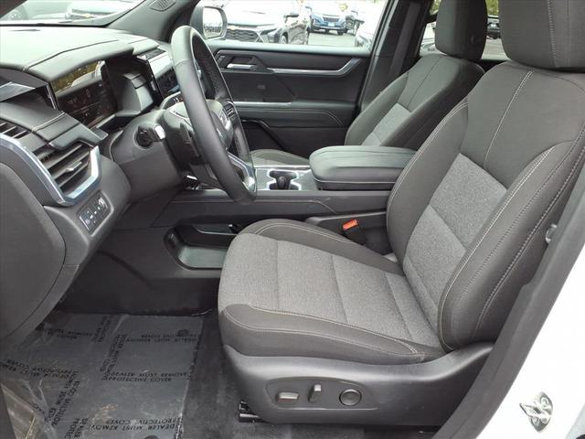 Photo of 2025 Summit White GMC Acadia
