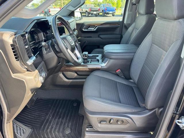 Photo of 2023 Onyx Black GMC Sierra 1500